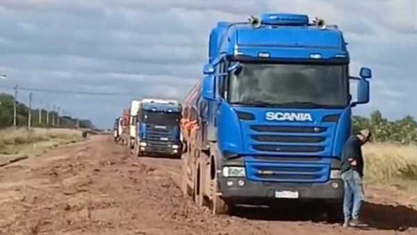 Camioneros quedaron atrapados en la ruta Concepción-Pozo Colorado