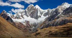 La Nación / Una montañista japonesa muere y otra sobrevive en su ascenso al pico más alto de Perú
