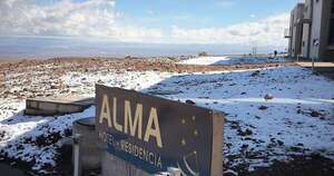 La Nación / Mientras que en el hemisferio norte se desata el infierno, en el sur cae nieve en el desierto