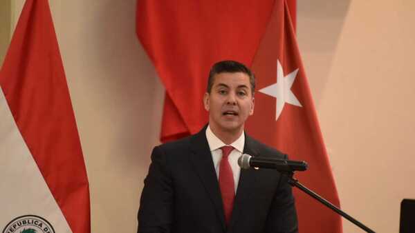 Informe de Peña ante ANR generó críticas y aplausos, según sector