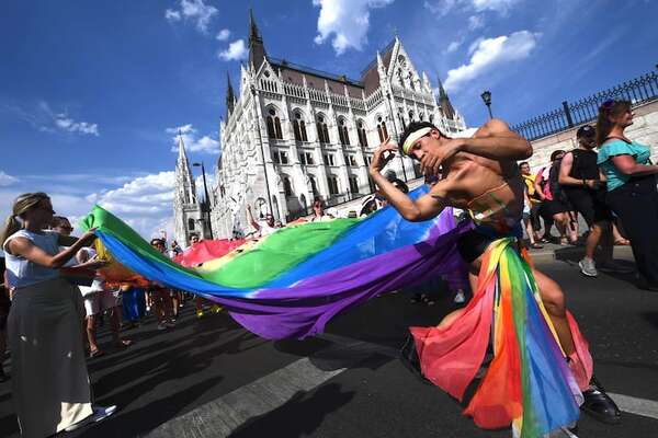 Hungría: Orbán amenaza con “consecuencias legales” a quienes participen en macha del Orgullo de Budapest - Mundo - ABC Color