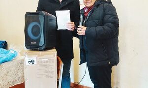 Entregan equipo de sonido a escuela en Franco