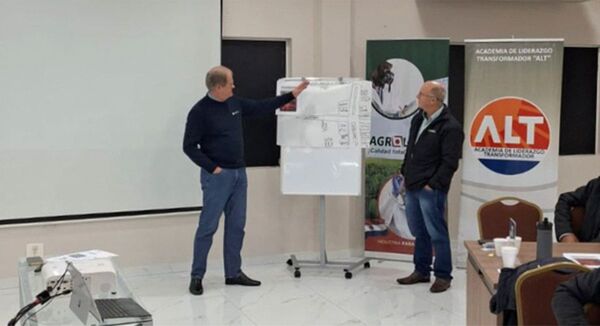 Capacitación clave en Unicoop Ltda. para fortalecer el liderazgo cooperativo