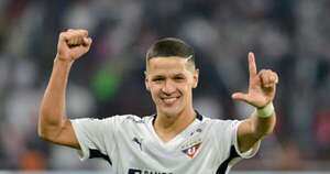La Nación / Alex Arce volverá al fútbol argentino