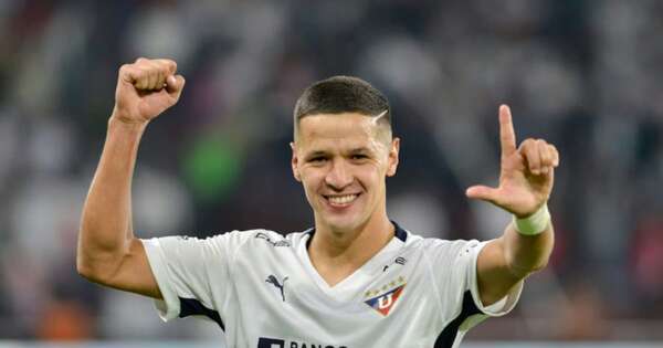 La Nación / Alex Arce volverá al fútbol argentino