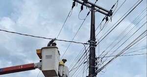 La Nación / Una mujer chocó contra una columna y dejó sin luz a varias viviendas en la zona del IPS