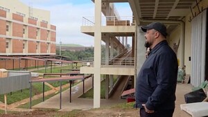 Soroka recorrió obras del Hospital General de Itapúa y pide postergación de inauguración