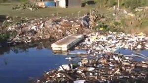 Video: La desidia y basura obligan a pobladores a ingeniarse en la zona de la Costanera de Asunción