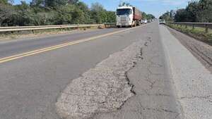 Itá: La ruta PY01 sigue minada de peligrosos baches  - Nacionales - ABC Color