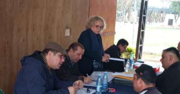 La Nación / Jueces realizan jornada de trabajo en la Penitenciaría Regional de Villarrica