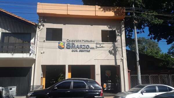 Cooperativa vinculada a senador cartista lidera descuentos a policías jubilados por más de G. 11 mil millones - Política - ABC Color