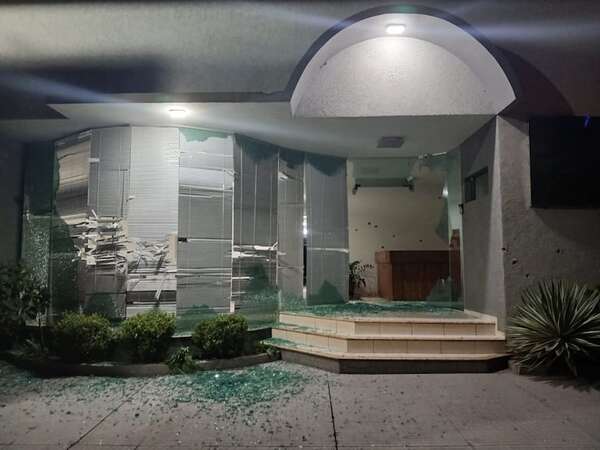 Video: disparan con fusiles un estudio jurídico en Pedro Juan Caballero - Policiales - ABC Color