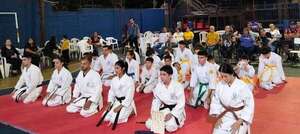 Precoces atletas esteños representarán a Paraguay en Sudamericano de karate  - ABC en el Este - ABC Color