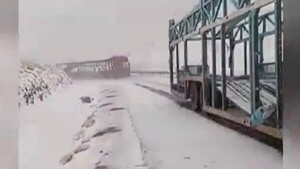 Camioneros paraguayos están varados y desaparecidos en la nieve en Chile