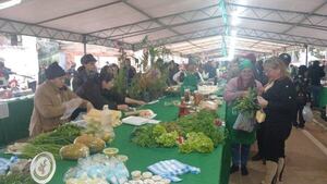 Víspera de la fiesta patronal de San Pedro de Ycuamandyyú con feria campesina y visita del Nuncio - Nacionales - ABC Color