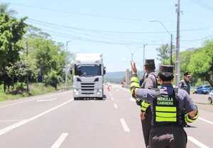 Camiones, buses y motos deben circular solo por la derecha