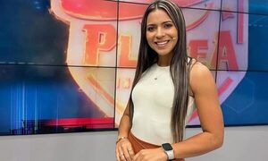 (VIDEO) ¿Panelista de TV apurada por un póra en su casa?
