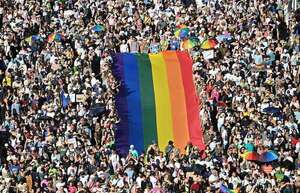 Día del Orgullo: una multitud arcoíris desafía a Orbán en Budapest - Mundo - ABC Color