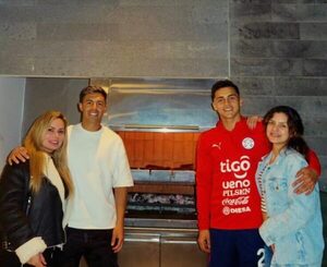 El recibimiento de Ramón Sosa a Blas Riveros y Dahiana Bresanovich en Paraguay