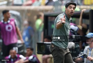 Versus / "Nunca nos rendimos", dice DT de Palmeiras tras superar los octavos del Mundial