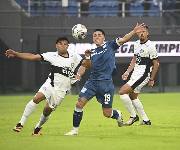 Olimpia cierra su preparación cayendo goleado ante Racing de Avellaneda - Olimpia - ABC Color