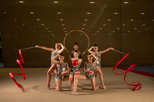 Gimnasia con glamour y elegancia en la pista - ABC Revista - ABC Color