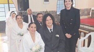Novios se casaron con la ayuda de una intérprete