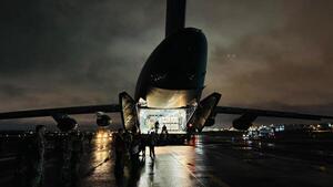 Gran avión de Estados Unidos trae importante donación para lucha contra incendios