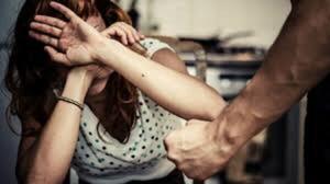 Imputan a hombre que habría atacado con un machete a su pareja