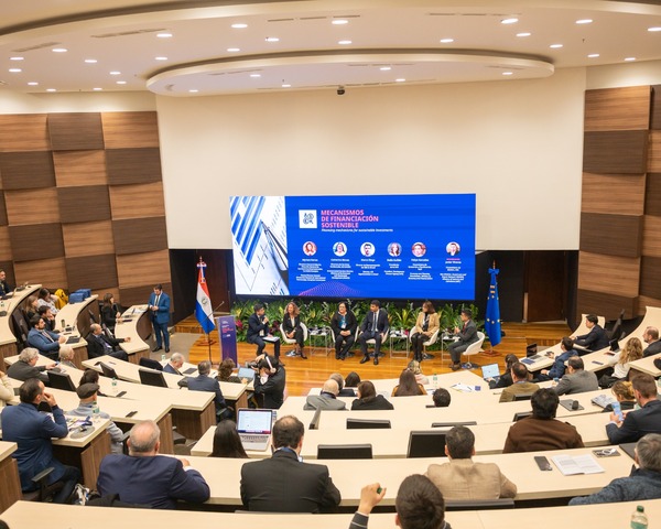 Paraguay presentó ante futuros inversores europeos un portafolio de proyectos sostenibles | Unicanal