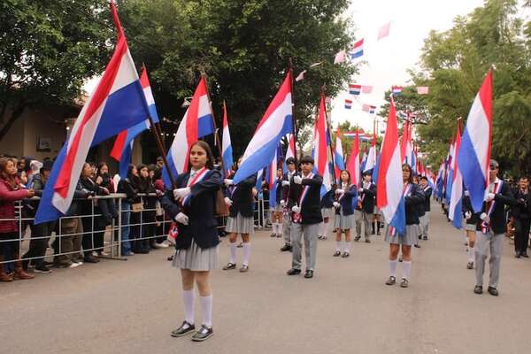 Color, tradición y patriotismo en el desfile por los 297 años de Itauguá - Nacionales - ABC Color