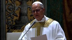 El Papa pide en el Ángelus seguir trabajando para llegar a la paz a través del diálogo