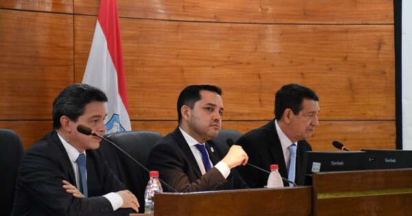 Los liberales oficialistas rompen con Nenecho y complican a Bello para la sucesión
