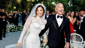Bezos y Sánchez concluyen sus tres días de matrimonio