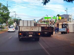 Desgobierno total en Franco: ferretería bloquea calles y el intendente se borra - La Clave