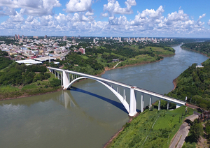 Refuerzan vigilancia sanitaria en la frontera entre Brasil y Paraguay - La Clave
