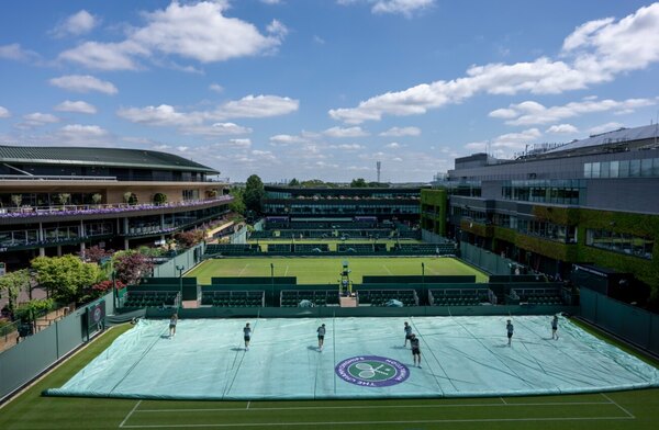 Versus / El difícil arte de jugar al tenis en el césped de Wimbledon