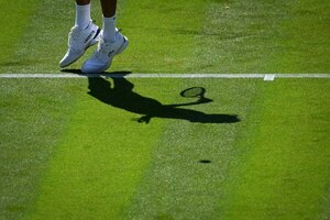 Versus / El difícil arte de jugar al tenis en el césped de Wimbledon