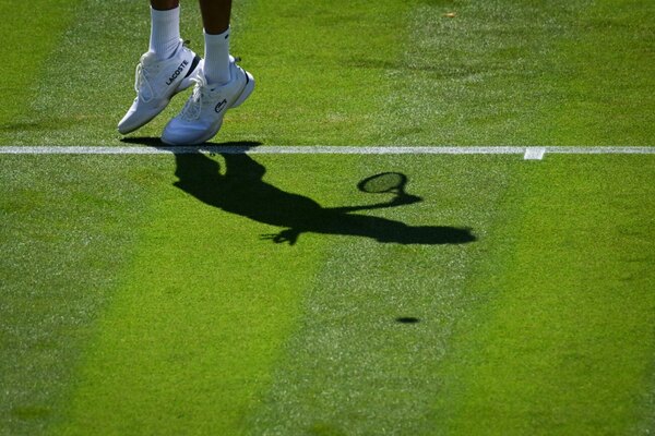 Versus / El difícil arte de jugar al tenis en el césped de Wimbledon