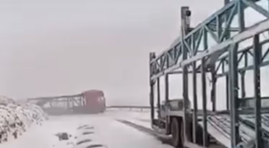 Rescatan a camioneros paraguayos varados en la nieve en Chile