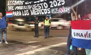 Médicos convocan a sentata para exigir reajuste salarial y carga laboral de 12 horas – Prensa 5