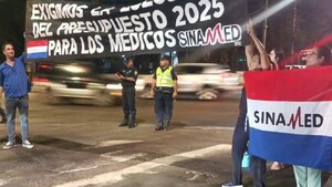 Médicos convocan a sentata para exigir reajuste salarial y carga laboral de 12 horas