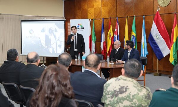 ITAIPU y el Ministerio de Defensa destacan los beneficios de la movilidad eléctrica para el país