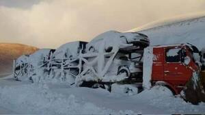 Rescatan a camioneros paraguayos varados por tormenta de nieve en el norte de Chile