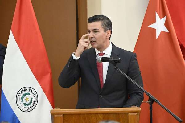 Liberales definen hoy si participarán o no del informe de gestión de Santiago Peña - Política - ABC Color