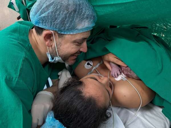 El diputado Raúl Latorre fue nuevamente papá - Gente - ABC Color