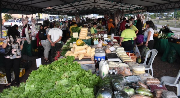 Ferias de la Agricultura Familiar dinamizan economía de pequeños productores del país - .::Agencia IP::.