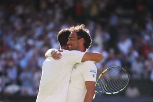 Versus / Alcaraz tuvo que sudar en el calor de Wimbledon para ganar a Fognini en cinco sets