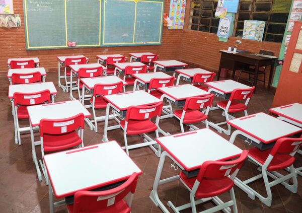 Al cierre de junio Itaipu ya entregó casi 240.000 muebles escolares, equivale al 73 % del total previsto