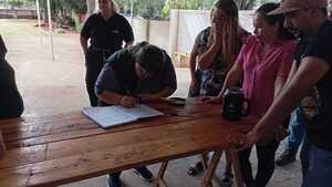 Pobladores de distintos barrios de Asunción denuncian intromisión política en las comisiones vecinales
